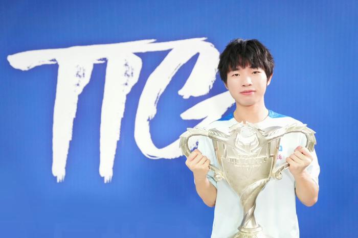 不然：安静生长的冠军打野在世冠路上寻求更强