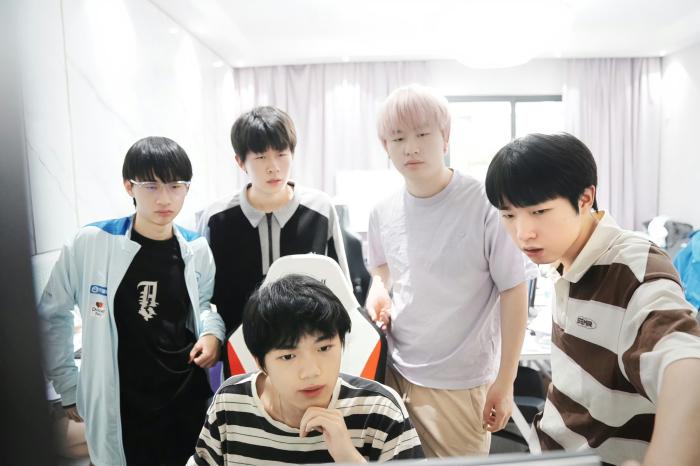 不然：安静生长的冠军打野在世冠路上寻求更强