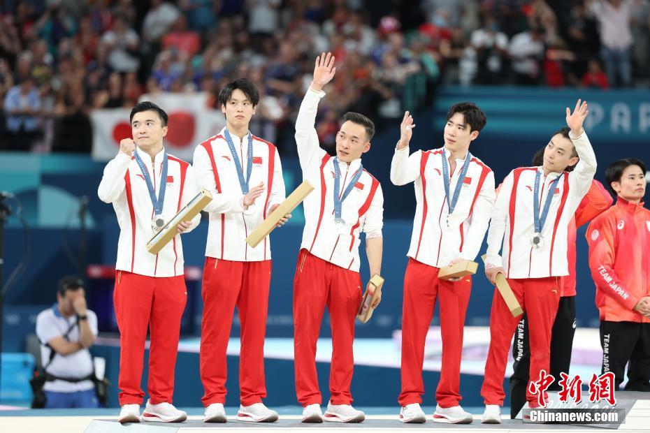 奥运早报丨中国香港队再添一金，“莎头”将与