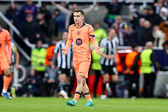 沙特俱乐部关注巴萨中场卡萨多 球员本人却不愿