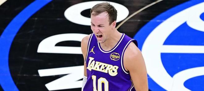 湖人客场绝杀魔术 肯纳德压哨三分助队豪取九连