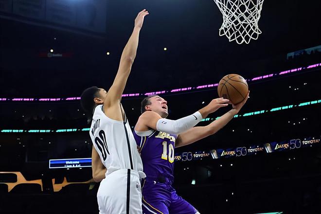 湖人末节发力逆转篮网 肯纳德表现低迷成关键隐