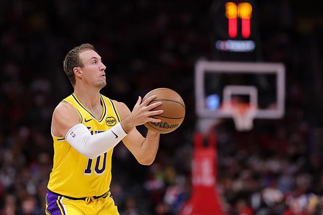 湖人末节发力逆转篮网 肯纳德表现低迷成关键隐