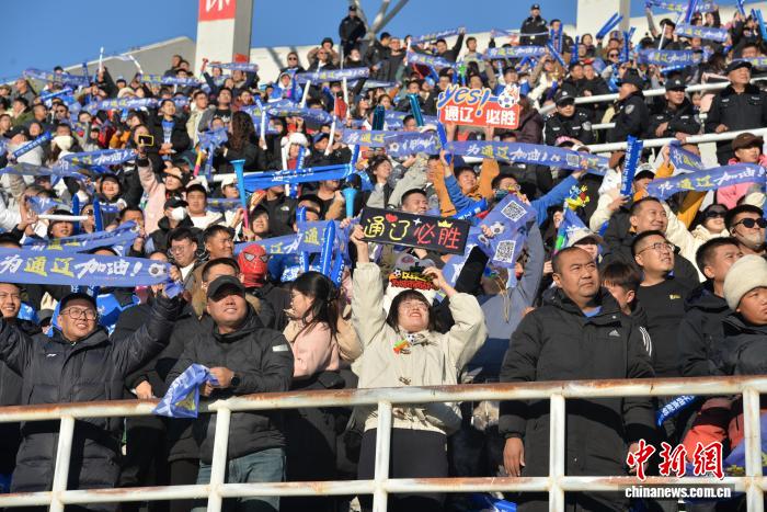 蒙超决赛点燃科尔沁草原：通辽奥体中心成蓝色