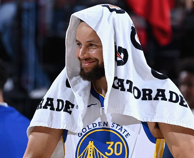 库里35分率勇士逆转快船 今日最佳球员悬念揭晓