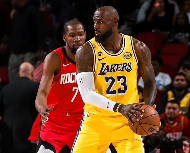 湖人队两连胜火箭队 逆境中展现王者风范