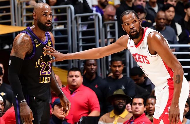 湖人队两连胜火箭队 逆境中展现王者风范